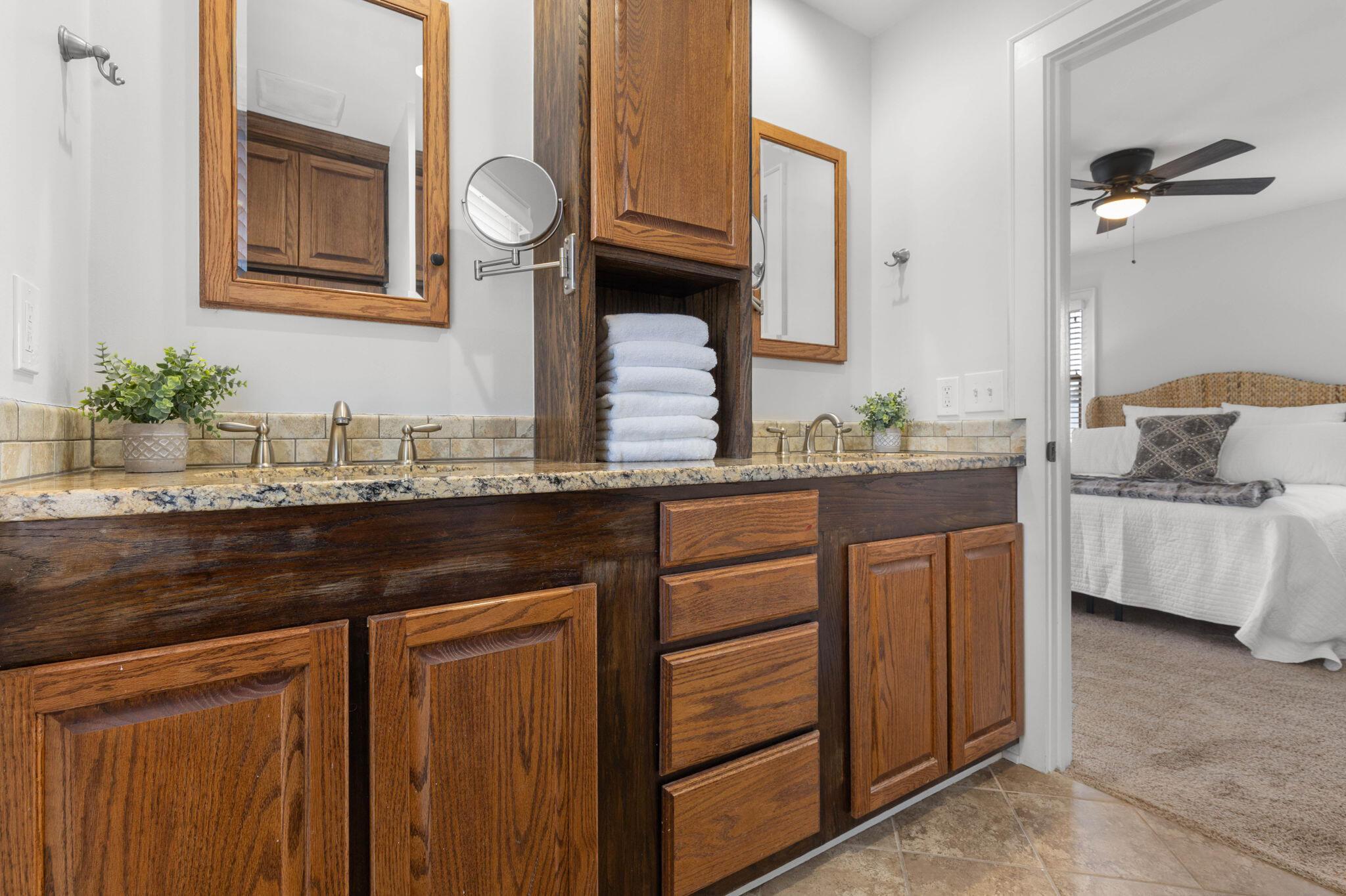 1220 Oxley Road Columbus, OH 43212 - Photo 20 of 35 Primary Suite