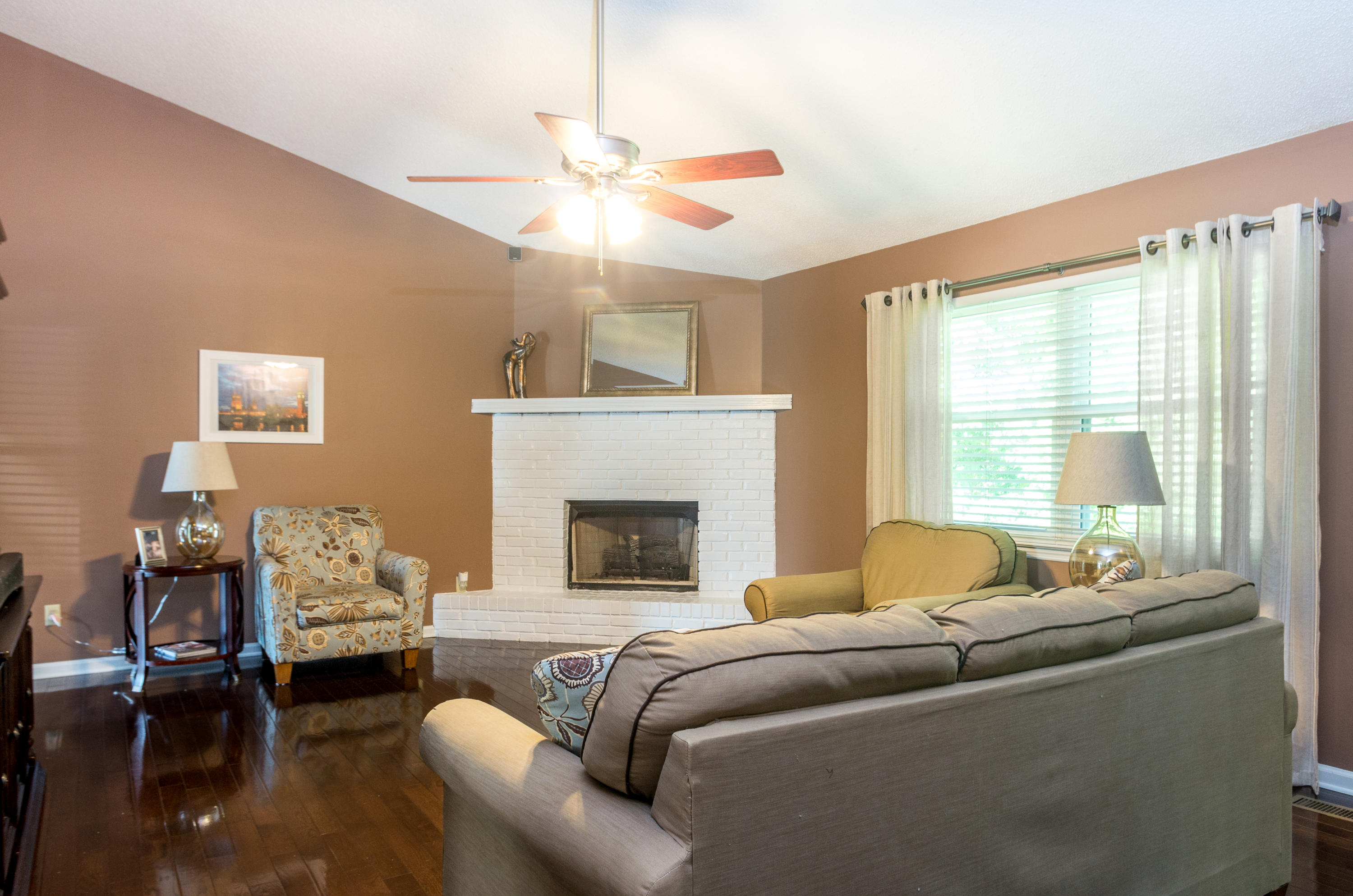 564 Hickory Ridge Trail Ringgold, GA 30736 - Photo 4 of 20 Living room