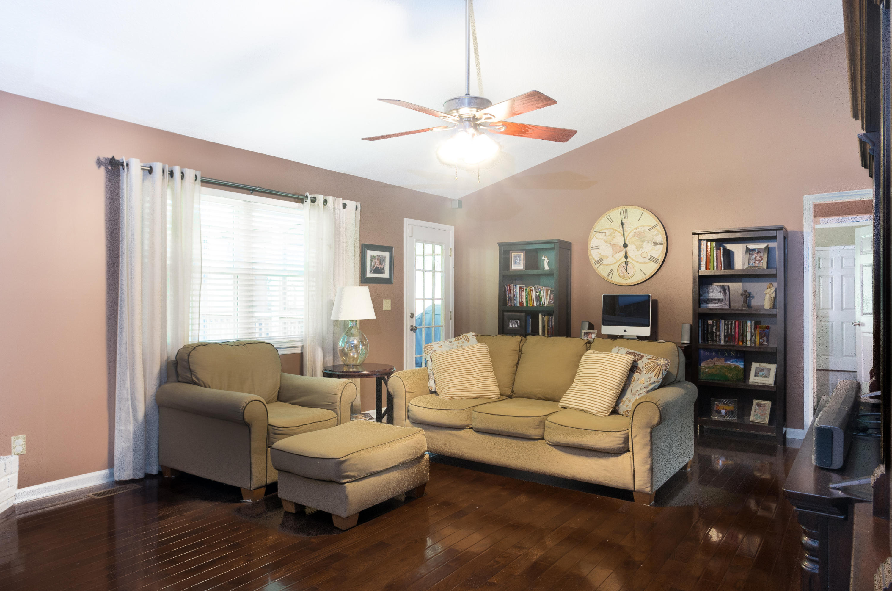 564 Hickory Ridge Trail Ringgold, GA 30736 - Photo 5 of 20 Living room