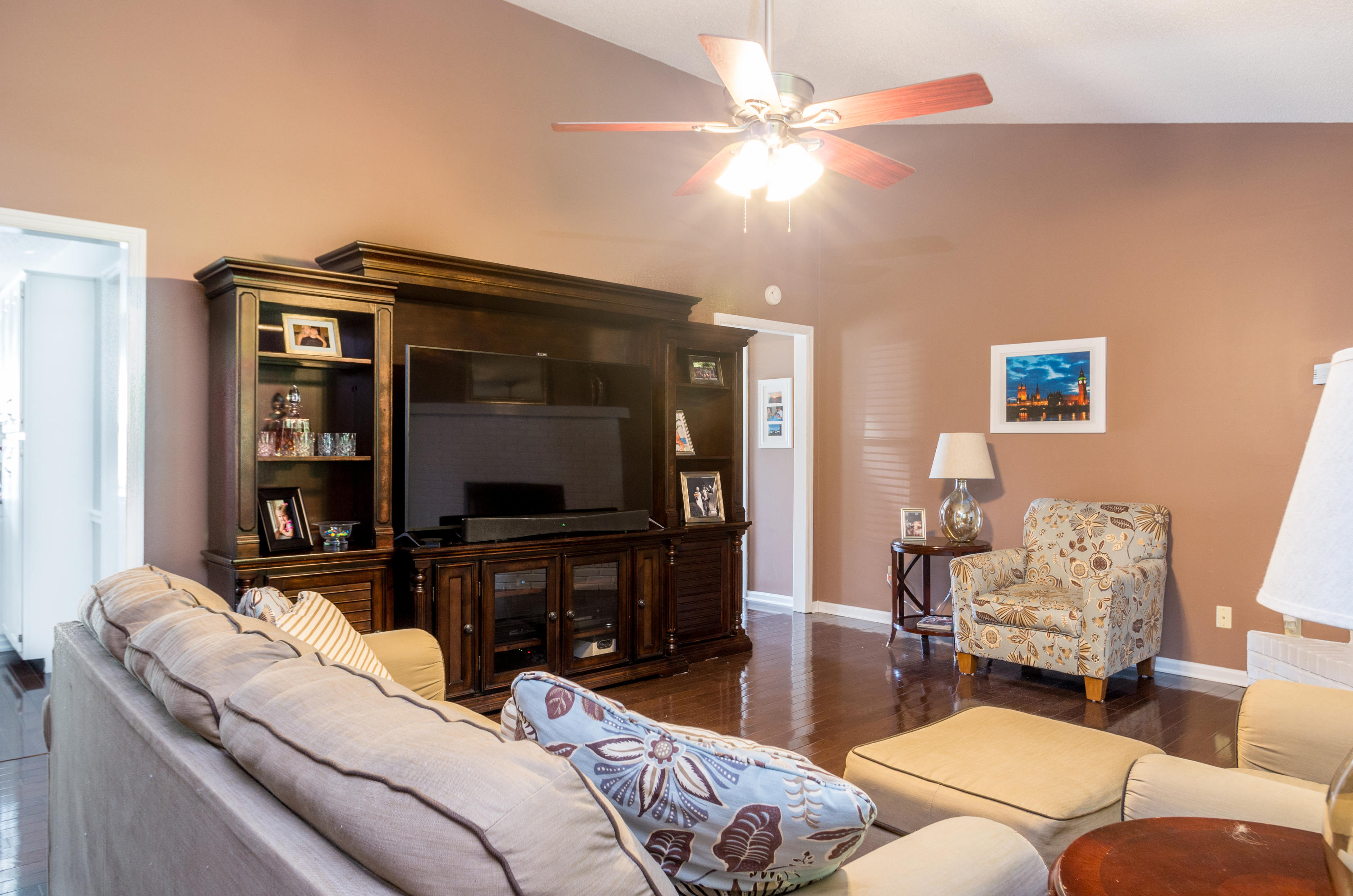 564 Hickory Ridge Trail Ringgold, GA 30736 - Photo 6 of 20 Living room