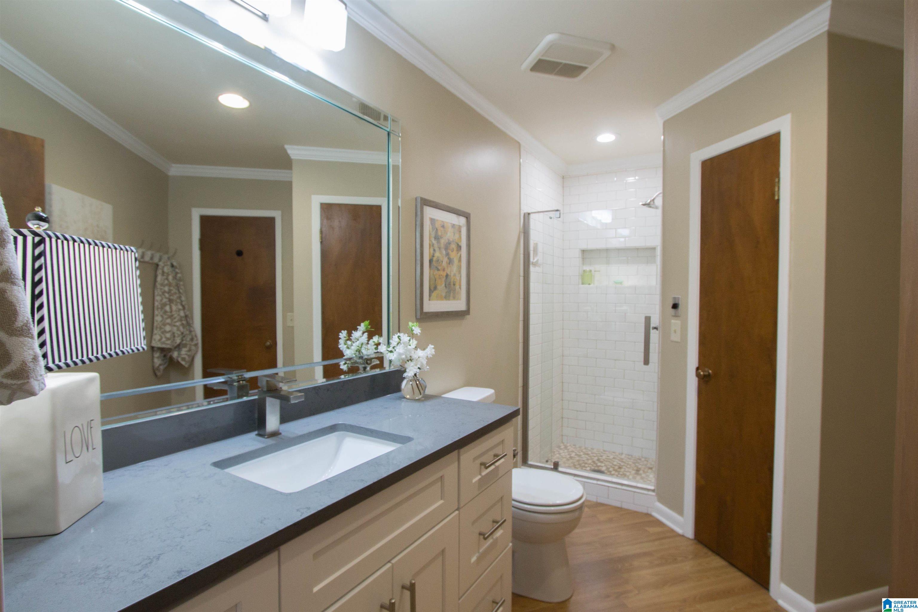 3902 South Shades Crest Road Birmingham, AL 35244 - Photo 12 of 20