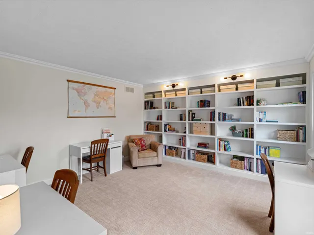 $775,000 | 10001 Oglesby Drive, Evansville, IN 47720