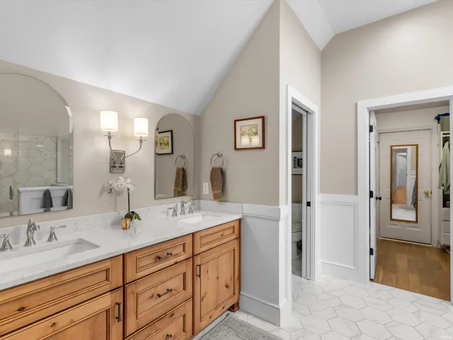 $775,000 | 10001 Oglesby Drive, Evansville, IN 47720