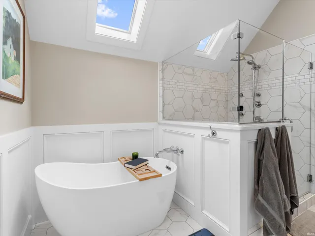 $775,000 | 10001 Oglesby Drive, Evansville, IN 47720