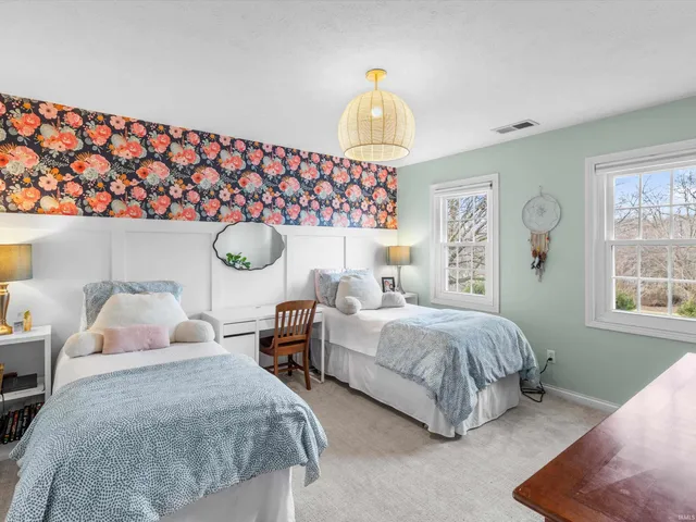 $775,000 | 10001 Oglesby Drive, Evansville, IN 47720