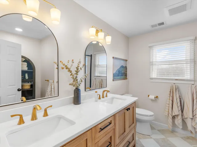 $775,000 | 10001 Oglesby Drive, Evansville, IN 47720