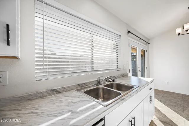 $1,650 | 2943 East Irwin Avenue, Mesa, AZ 85204