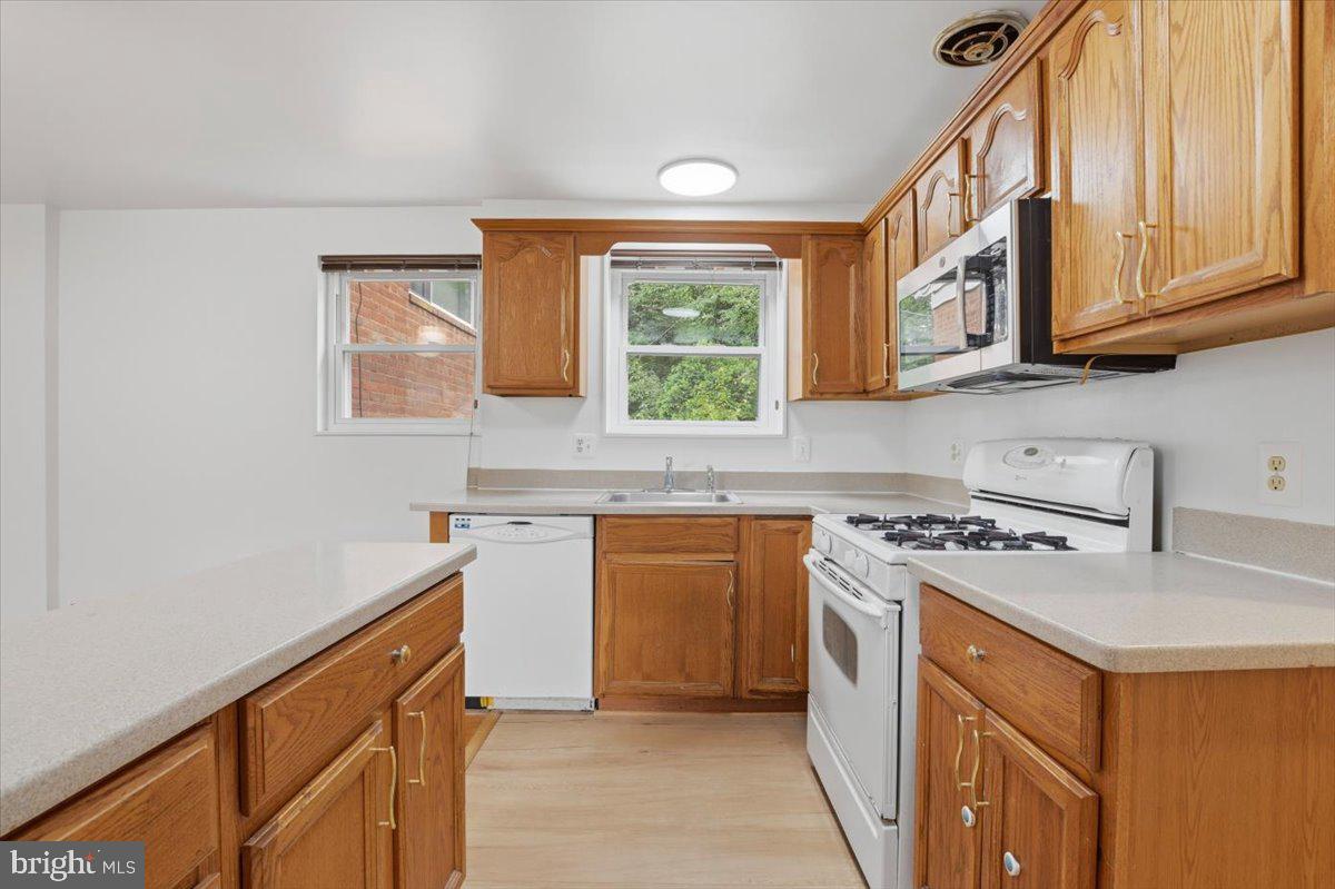 5024 8th Road South Arlington, VA 22204 - Photo 13 of 35