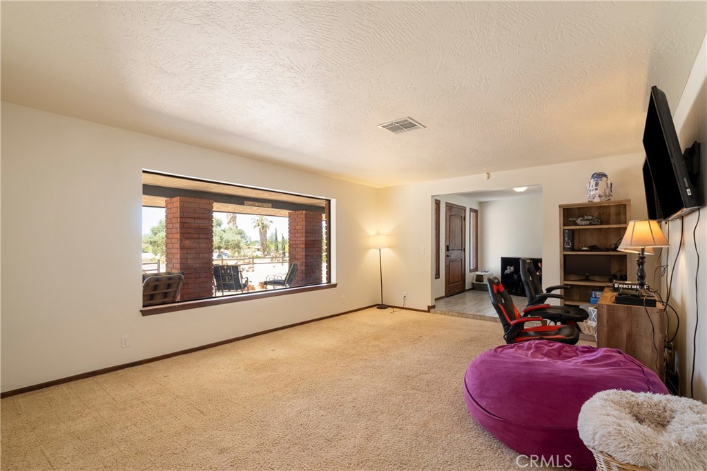 19954 Tinne Road Apple Valley, CA 92307 - Photo 8 of 54