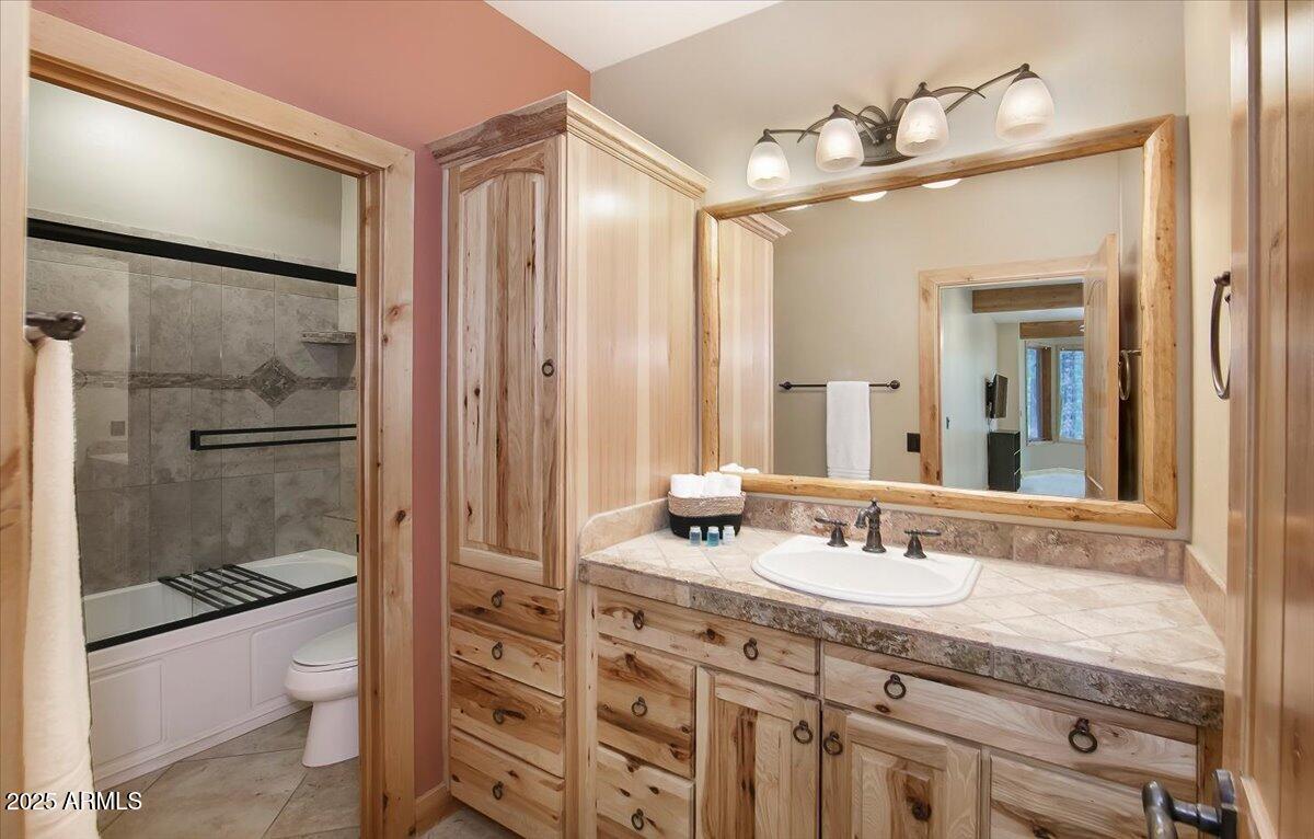 5140 East Charcoal Kiln Road Prescott, AZ 86303 - Photo 33 of 64 34-041_Ensuite Bathroom Downstairs