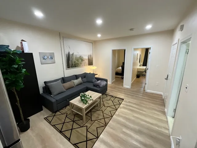 $4,200 | 871 Harrison Avenue, Unit 3, Boston, MA 02118