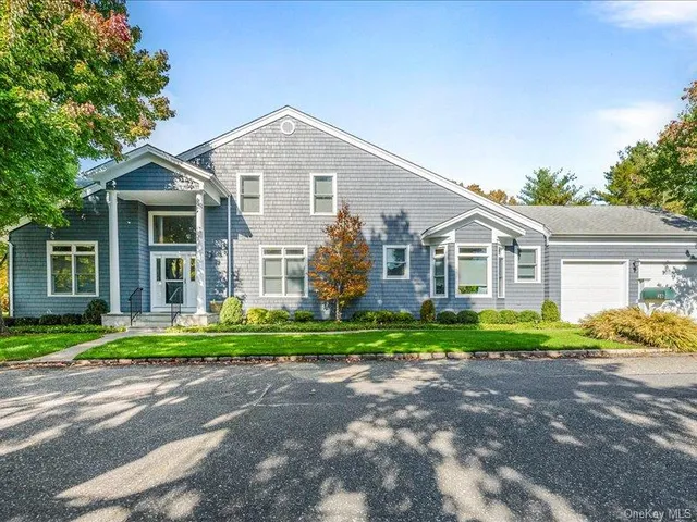 $1,850,000 | 38 Fieldstone Lane, Oyster Bay, NY 11771