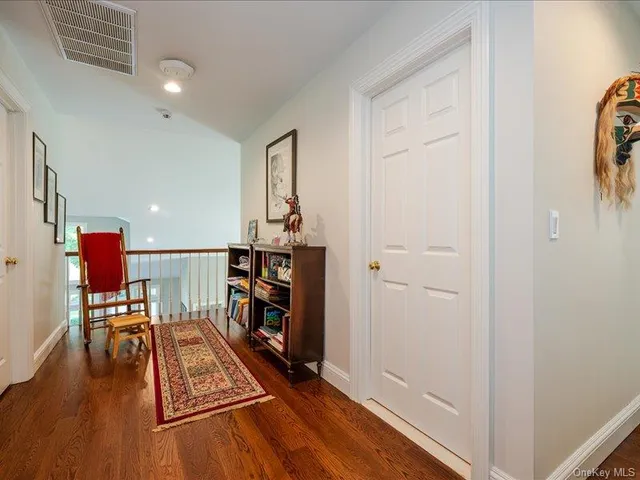 $1,850,000 | 38 Fieldstone Lane, Oyster Bay, NY 11771