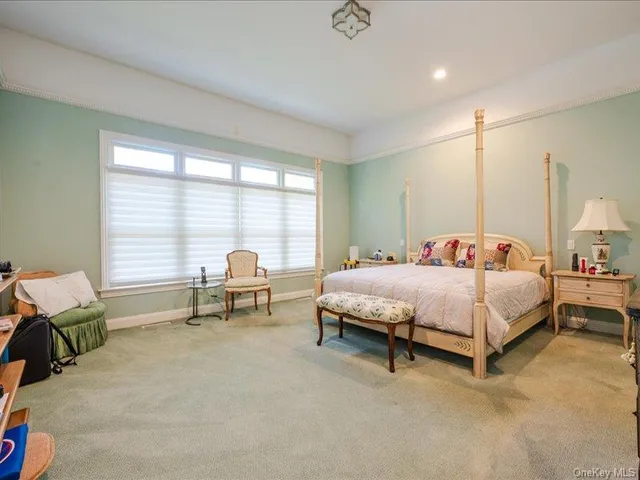 $1,850,000 | 38 Fieldstone Lane, Oyster Bay, NY 11771