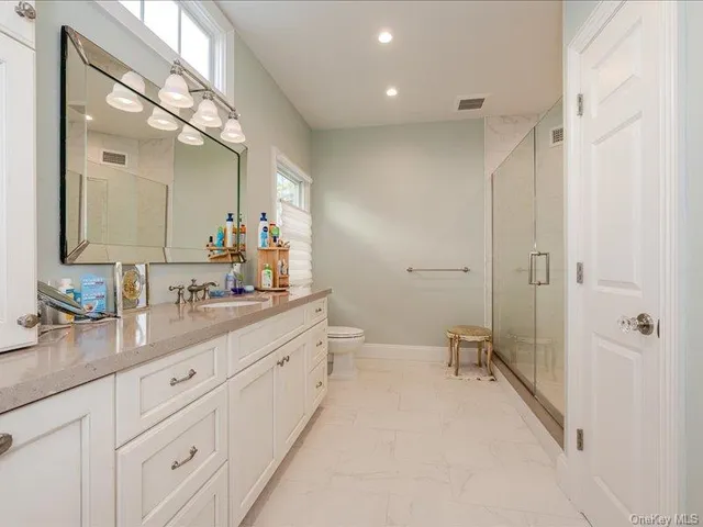 $1,850,000 | 38 Fieldstone Lane, Oyster Bay, NY 11771