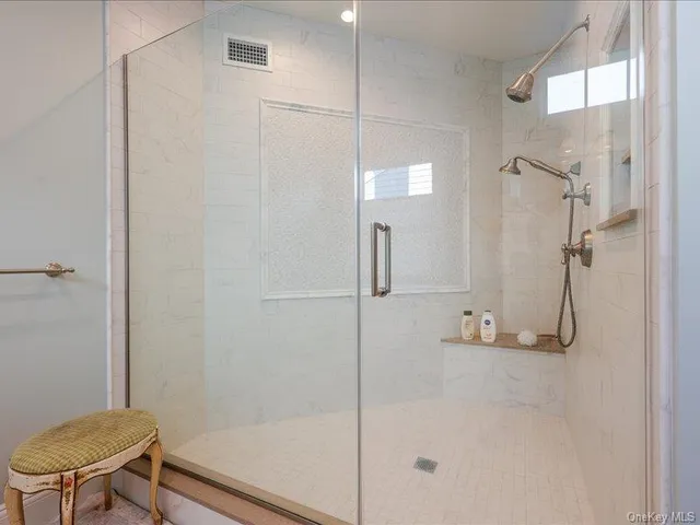 $1,850,000 | 38 Fieldstone Lane, Oyster Bay, NY 11771