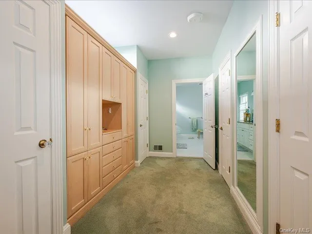 $1,850,000 | 38 Fieldstone Lane, Oyster Bay, NY 11771