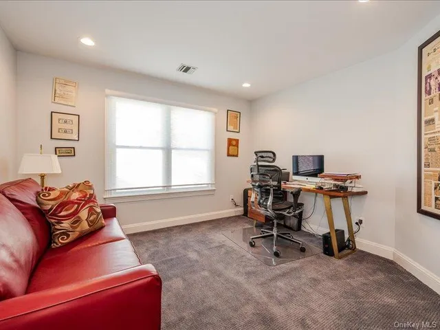 $1,850,000 | 38 Fieldstone Lane, Oyster Bay, NY 11771