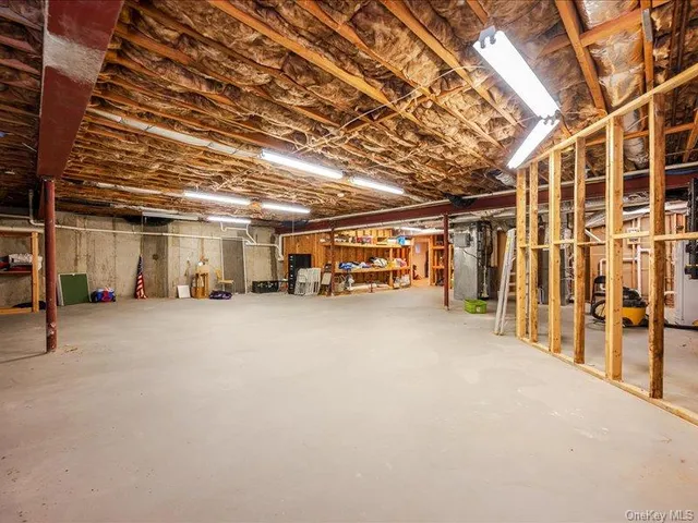 $1,850,000 | 38 Fieldstone Lane, Oyster Bay, NY 11771