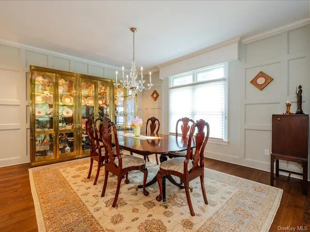 $1,850,000 | 38 Fieldstone Lane, Oyster Bay, NY 11771