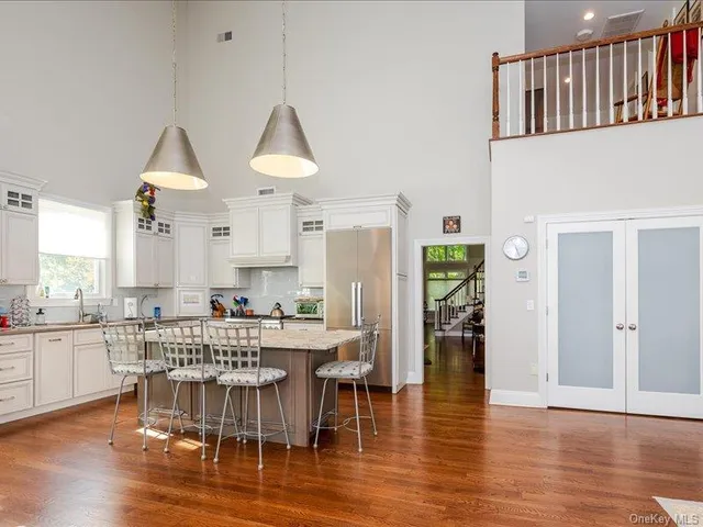 $1,850,000 | 38 Fieldstone Lane, Oyster Bay, NY 11771