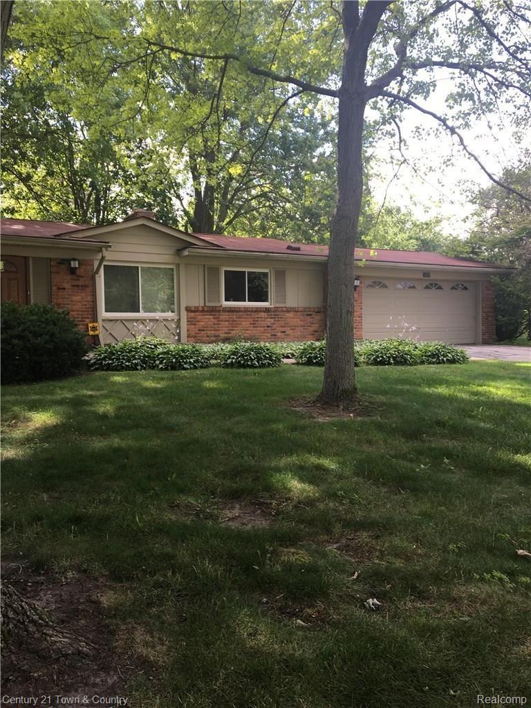7230 Stonebrook Road West Bloomfield, MI 48322 - Photo 1 of 21 IMG_0537.JPG