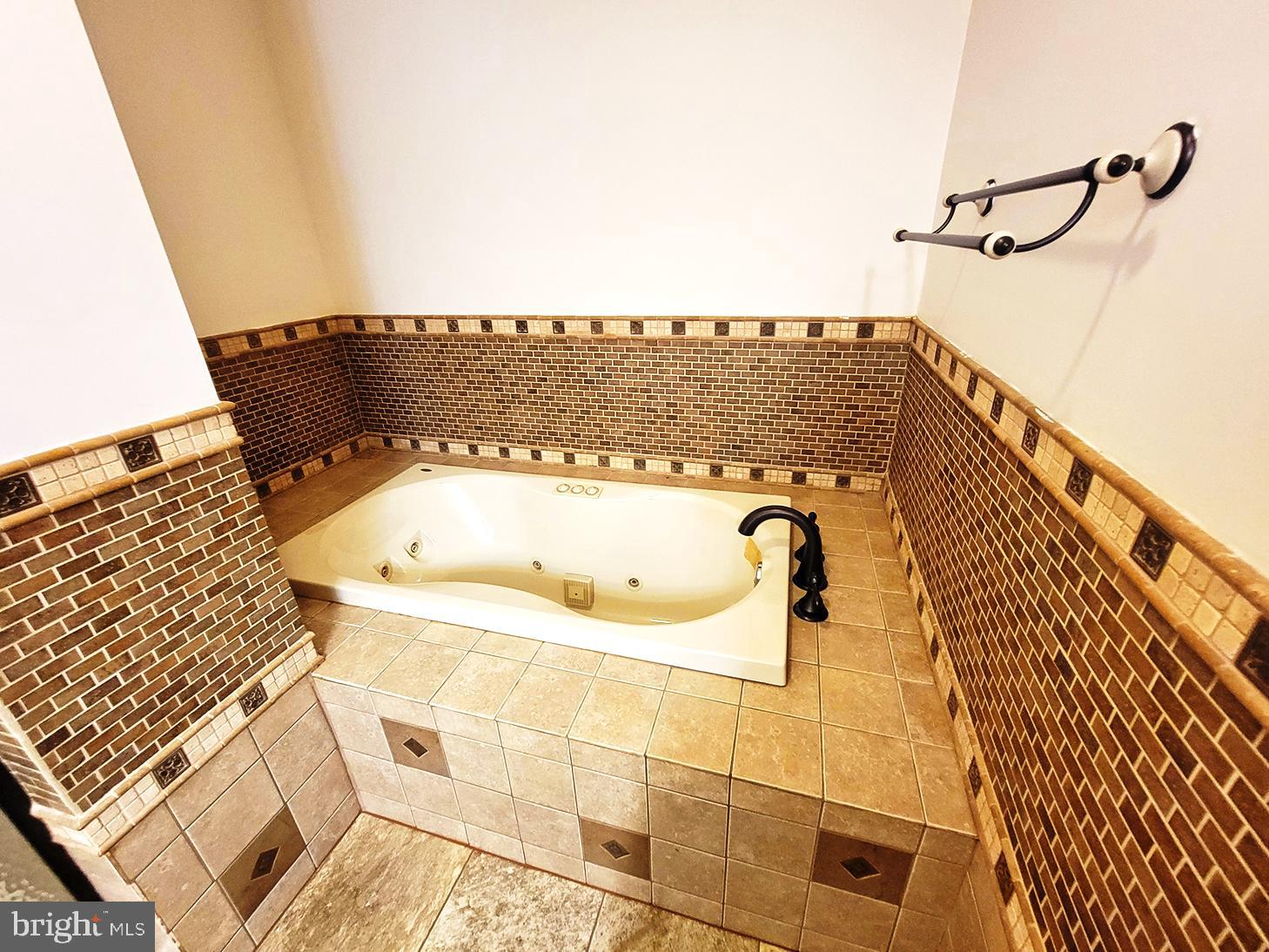 1018 Crestview Avenue Shillington, PA 19607 - Photo 25 of 47 a bathroom with a bathtub