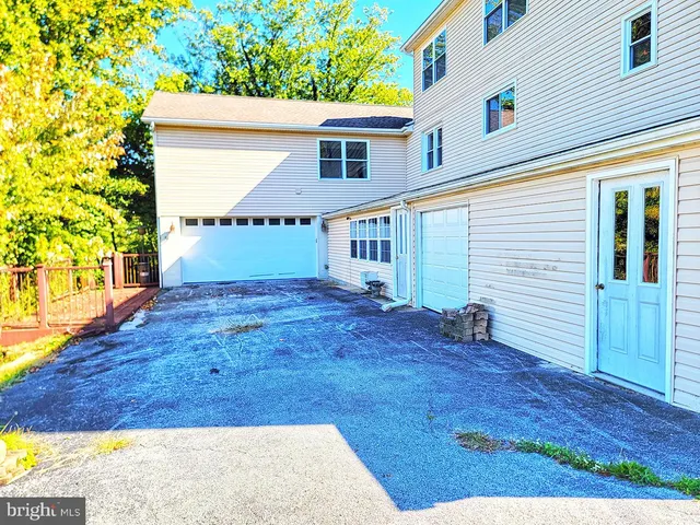 $565,000 | 1018 Crestview Avenue, Shillington, PA 19607