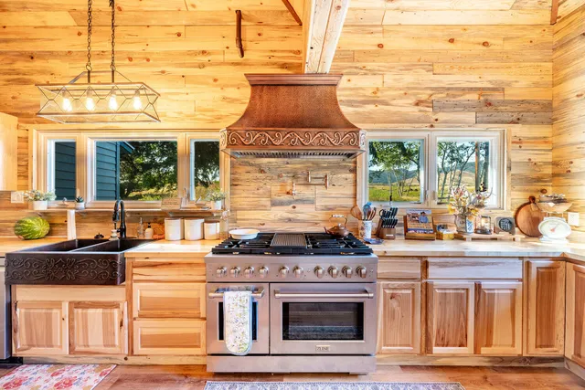 $1,400,000 | 48 Wagon Box Road, Story, WY 82842