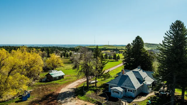 $1,400,000 | 48 Wagon Box Road, Story, WY 82842