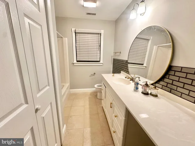 $3,200 | 9 Beechwood Lane, Unit A, Burlington, NJ 08016