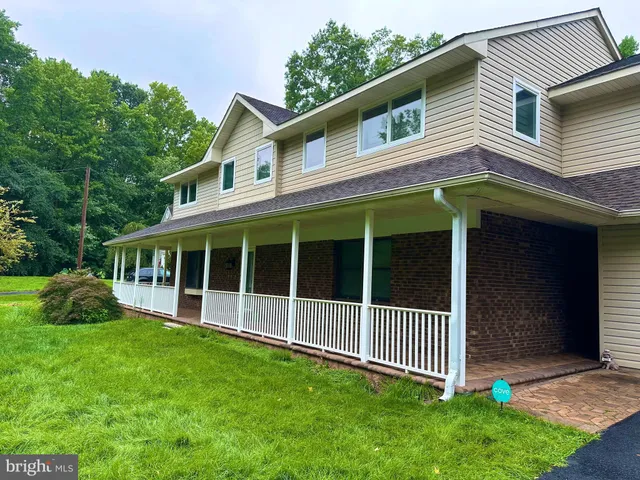 $3,200 | 9 Beechwood Lane, Unit A, Burlington, NJ 08016