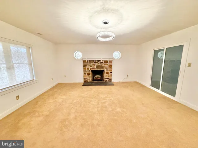 $3,200 | 9 Beechwood Lane, Unit A, Burlington, NJ 08016