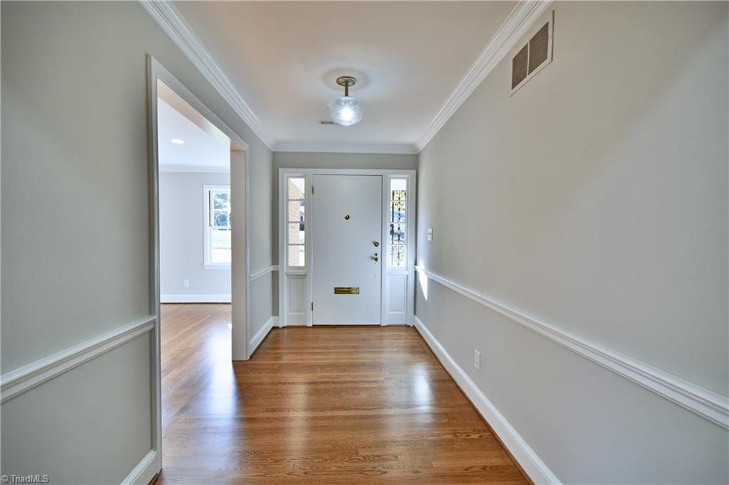 2713 Tudor Road Winston-Salem, NC 27106 - Photo 5 of 23 Gallery Image 5