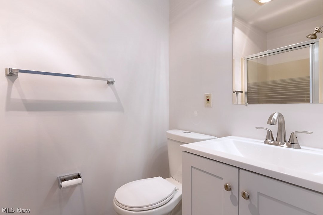 1568 Commodore Road Cleveland, OH 44124 - Photo 9 of 20 1st floor