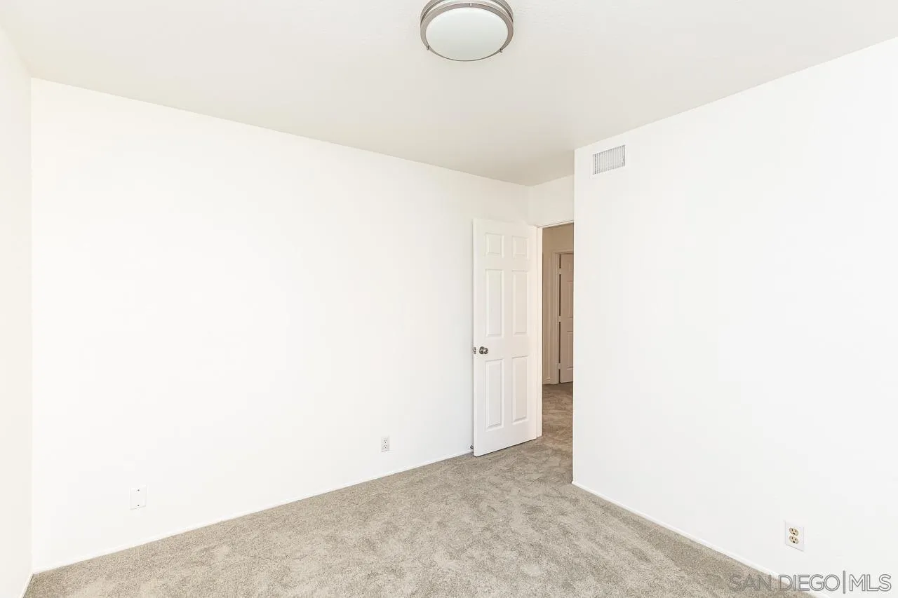 8065 Caminito Gianna La Jolla, CA 92037 - Photo 20 of 27 a view of small space