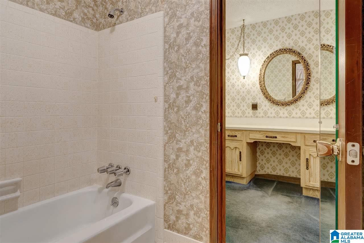 5385 Pineywood Road Birmingham, AL 35242 - Photo 16 of 34
