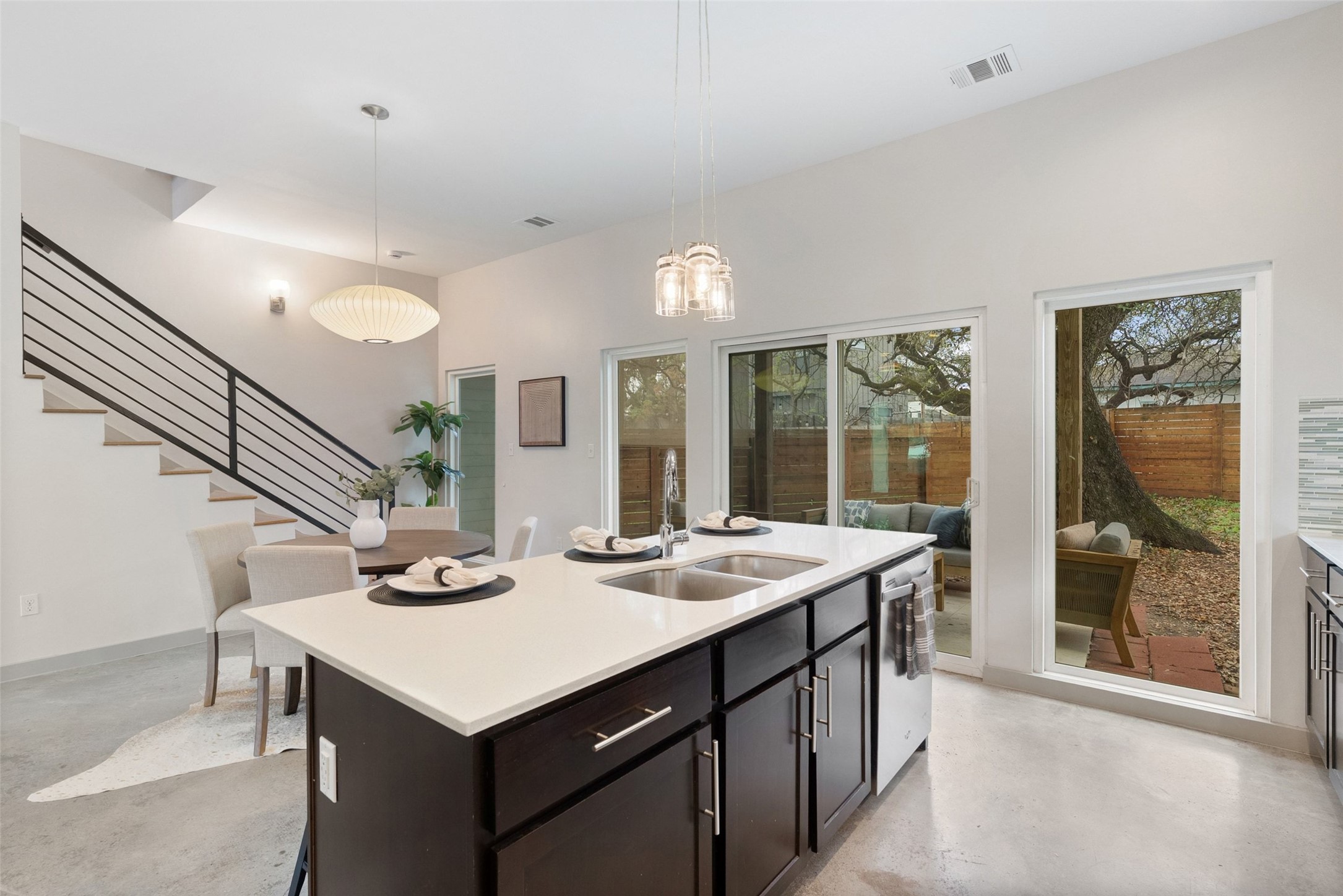 2805 Sol Wilson Avenue, Unit B Austin, TX 78702 - Photo 10 of 34