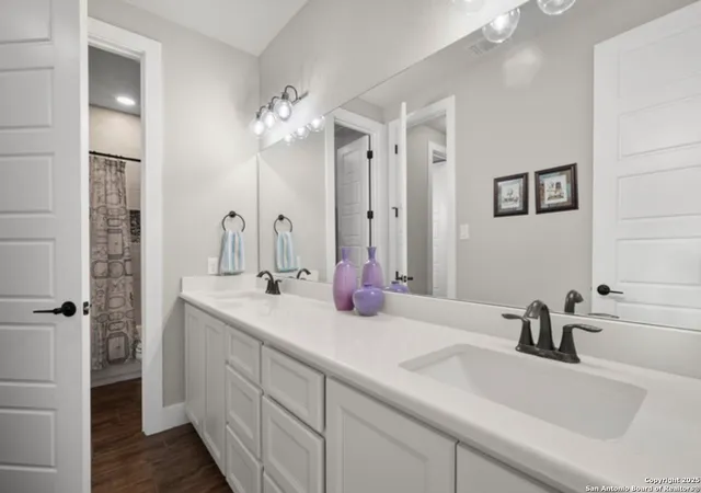 $3,800 | 451 Stone Loop, Castroville, TX 78009