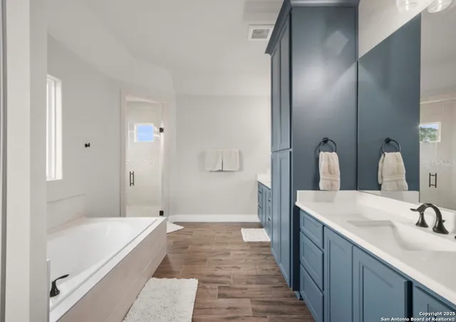 $3,800 | 451 Stone Loop, Castroville, TX 78009