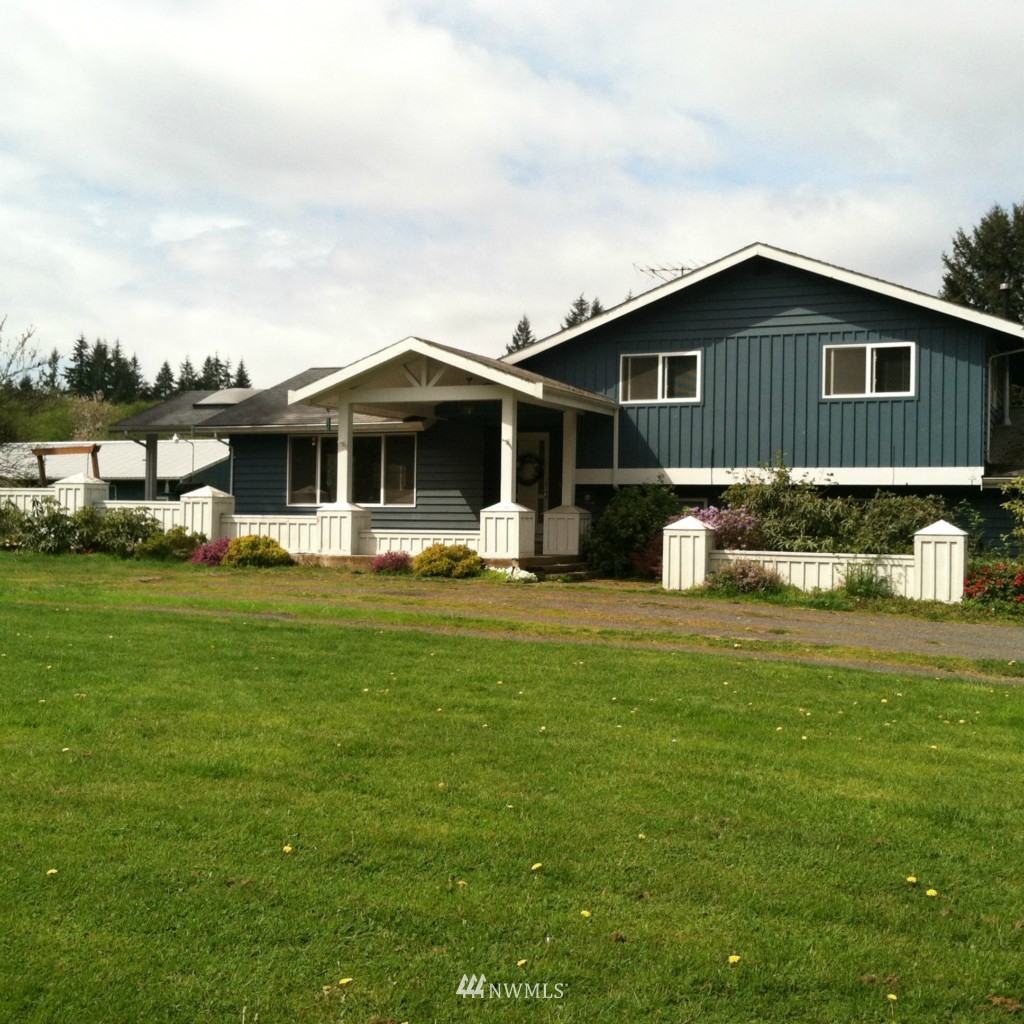 6778 Holst Road Clinton, WA 98236 - Photo 2 of 22 Gallery Image 2