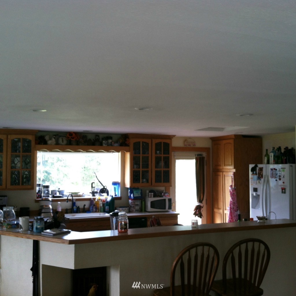 6778 Holst Road Clinton, WA 98236 - Photo 12 of 22 Gallery Image 12