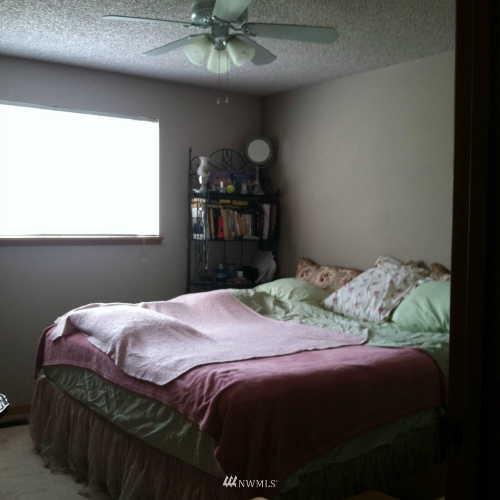 6778 Holst Road Clinton, WA 98236 - Photo 17 of 22 Gallery Image 17