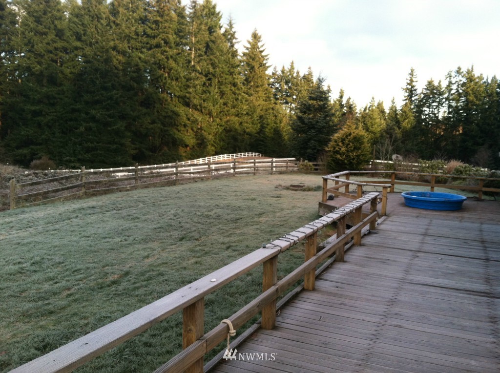 6778 Holst Road Clinton, WA 98236 - Photo 5 of 22 Gallery Image 5