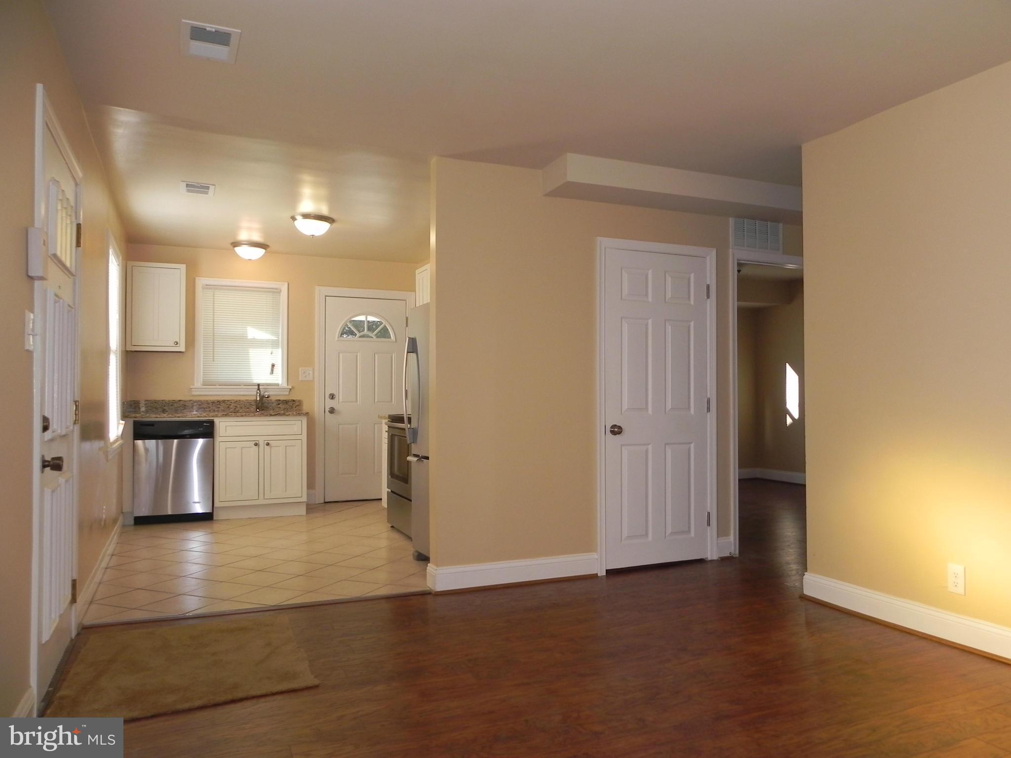 4411 Maple Road Morningside, MD 20746 - Photo 9 of 28 Living Room