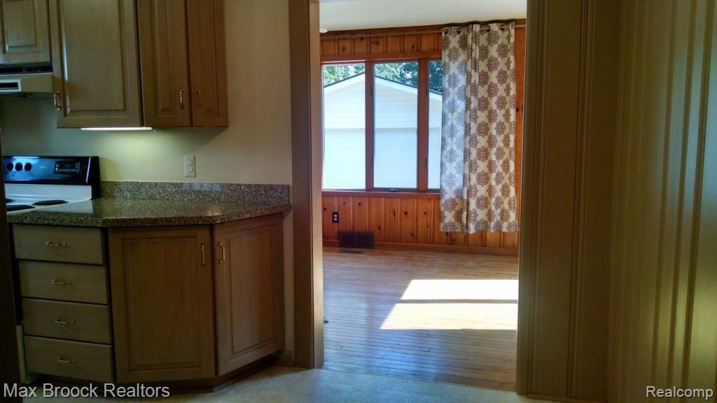 1524 Villa Road Birmingham, MI 48009 - Photo 16 of 32