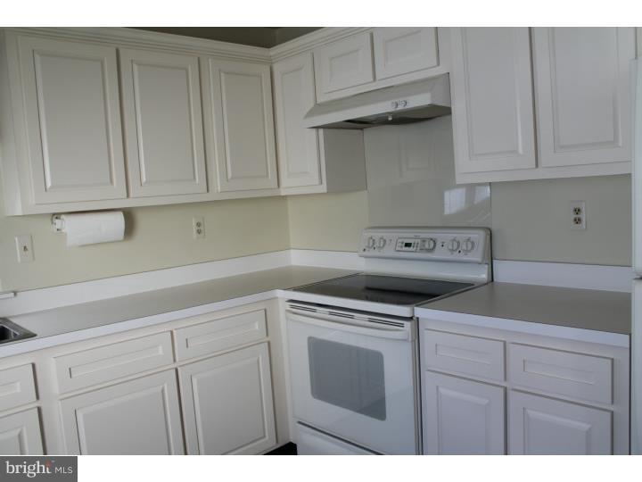 31 Windsor Road Southampton, NJ 08088 - Photo 12 of 22 Kitchen