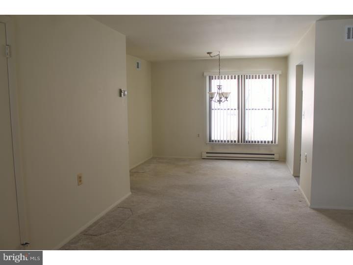 31 Windsor Road Southampton, NJ 08088 - Photo 7 of 22 Dining Room