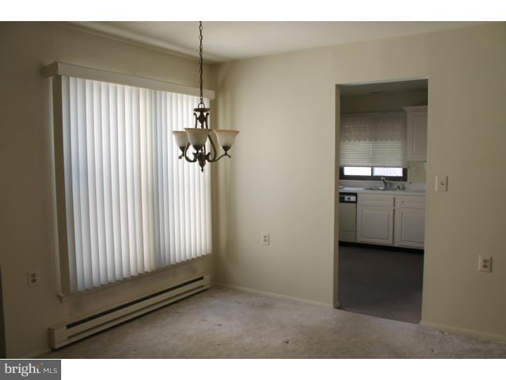 31 Windsor Road Southampton, NJ 08088 - Photo 10 of 22 Dining Room