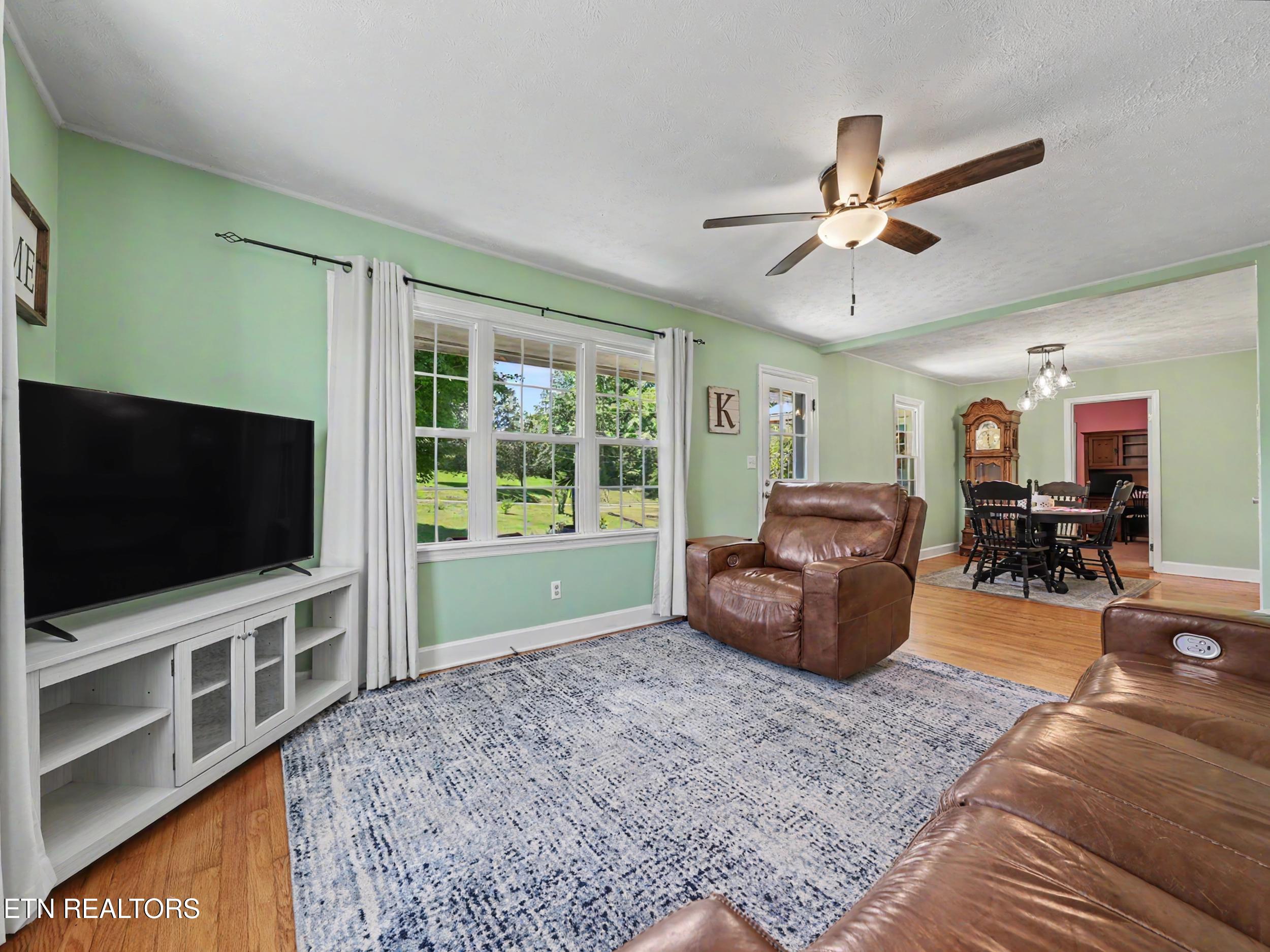 848 Lakeshore Road Talbott, TN 37877 - Photo 14 of 51 Family room